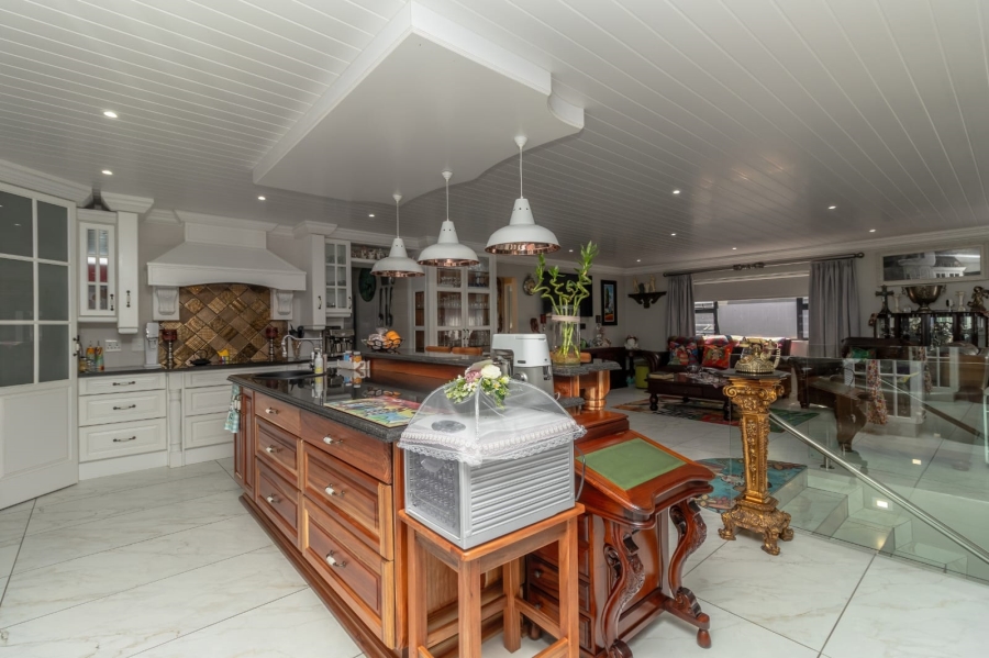 4 Bedroom Property for Sale in Monte Christo Western Cape